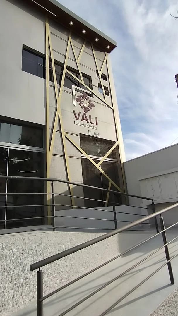Vali Odontologia | Implantes Dentários e Prótese Protocolo – foto 2