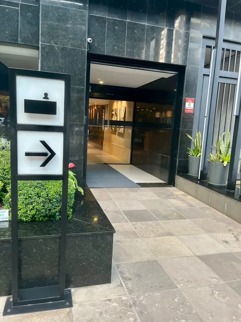 Dra. Carolina Almeida | Dentista em Porto Alegre – foto 1