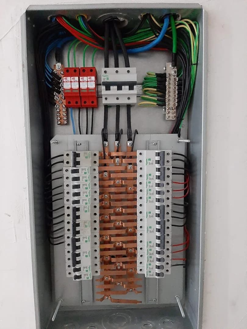 Eletricista em Guarulhos | Serviços Elétricos DM | Douglas – foto 2