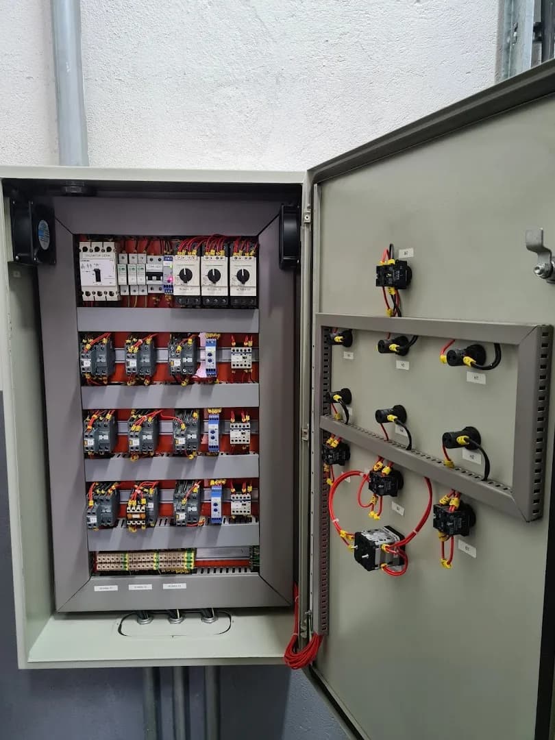 Eletricista em Guarulhos | Serviços Elétricos DM | Douglas – foto 3