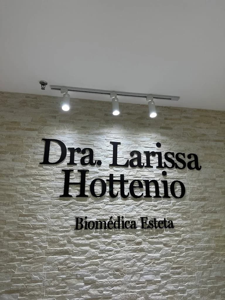 Dra. Larissa Hottenio / HARMONIZAÇÃO FACIAL E CORPORAL – foto 1