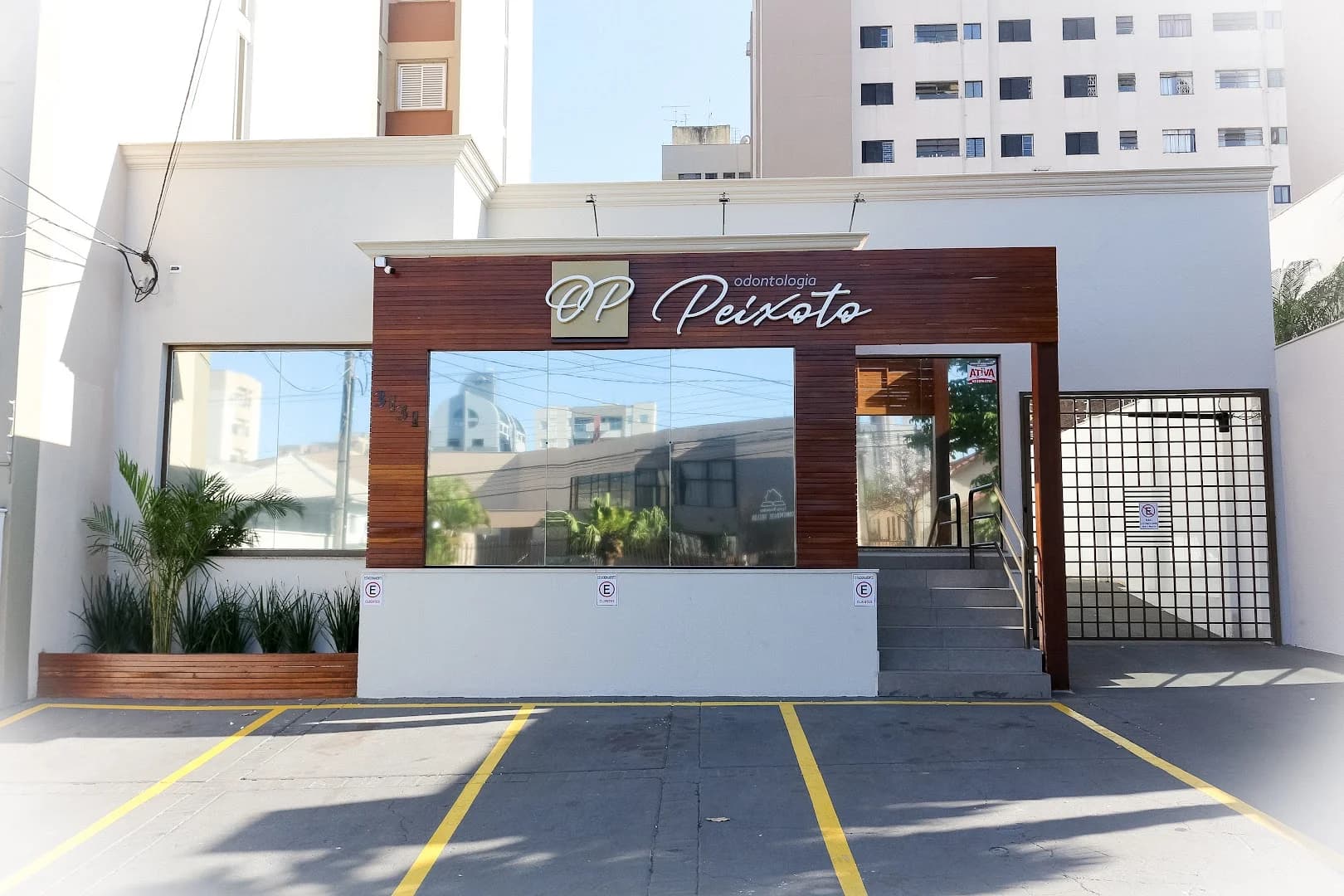Odontologia Peixoto | Implante Dentário | Invisalign | Centro | Londrina - PR – foto 3