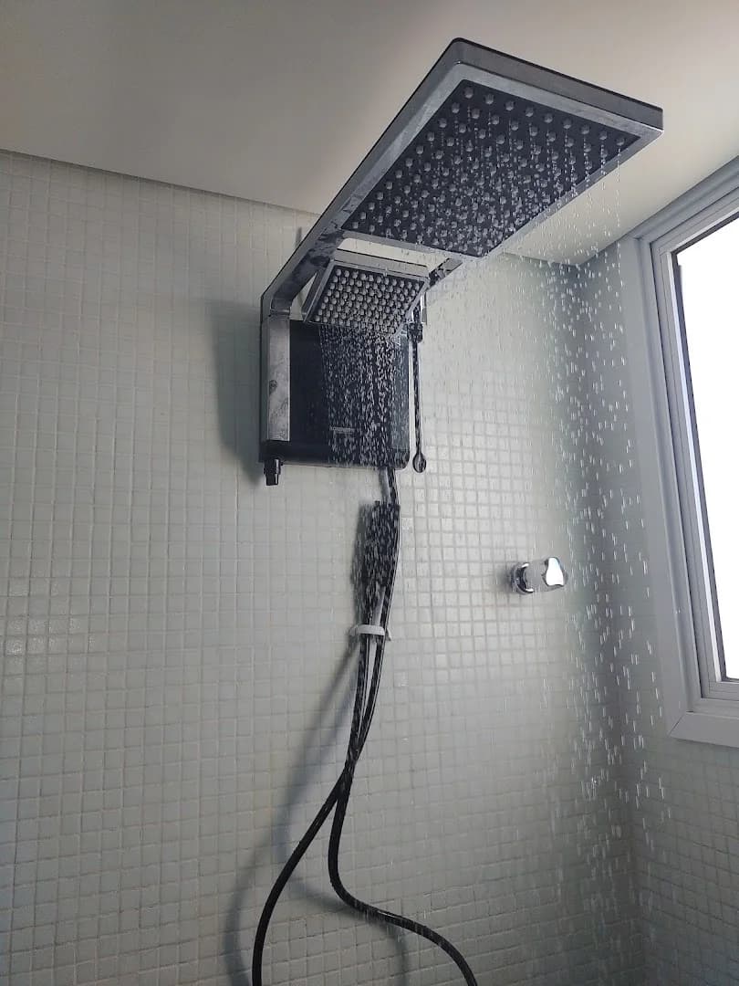 Eletricista Residencial Comercial-Bombeiro hidráulico -LOUBACK SOLUÇOES-