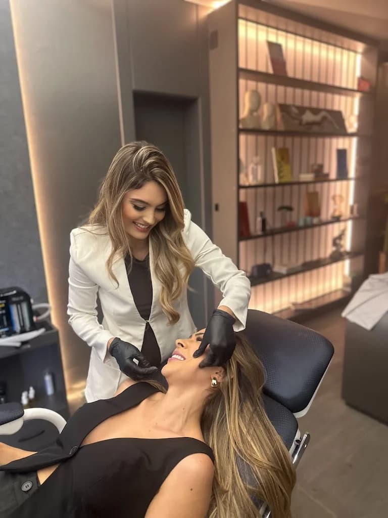 Dra Elisy Pimenta HARMONIZAÇÃO FACIAL – foto 3