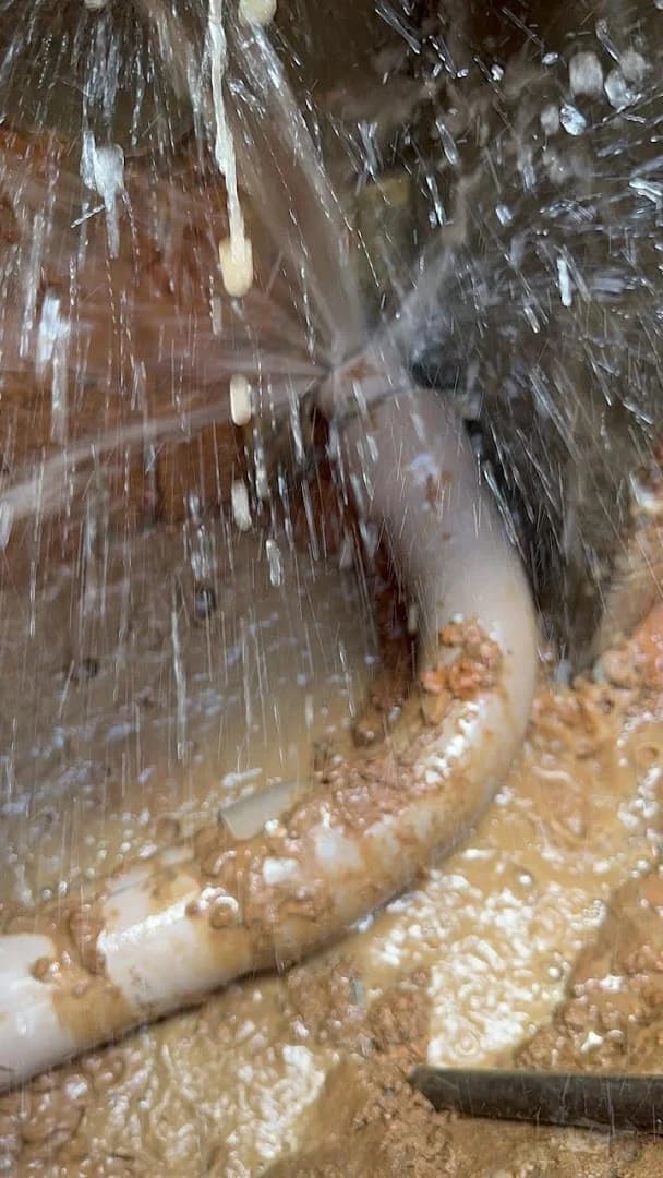 Dos Anjos Serviços Hidráulicos - Caça vazamento – foto 1