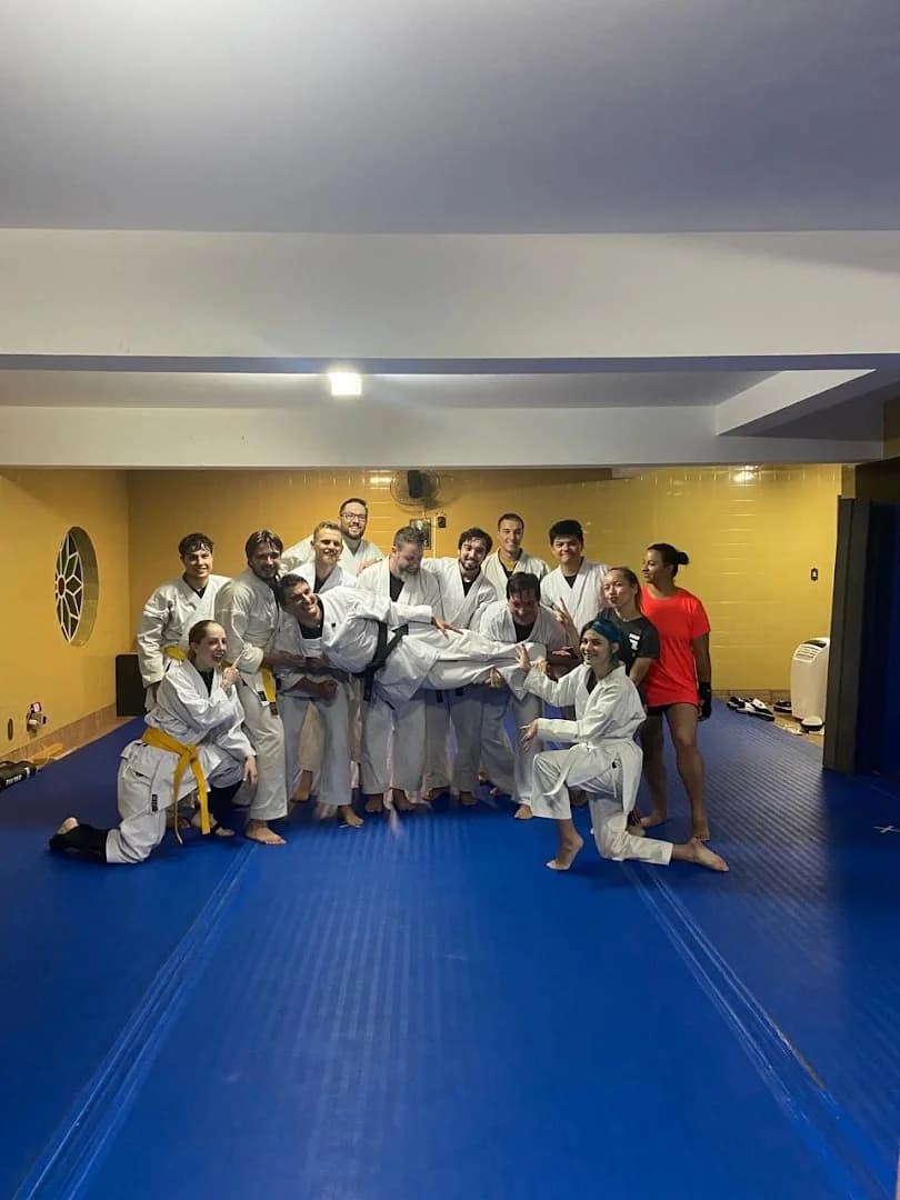 High Level - Boxe, Karatê e Yoga – foto 1
