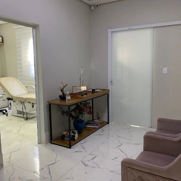 Dra Izabella Fagundes I Harmonização Facial e Corporal – foto 3