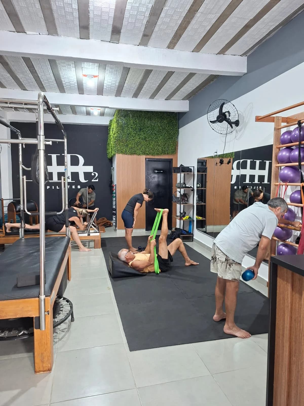 HR2 PILATES STUDIO – foto 3