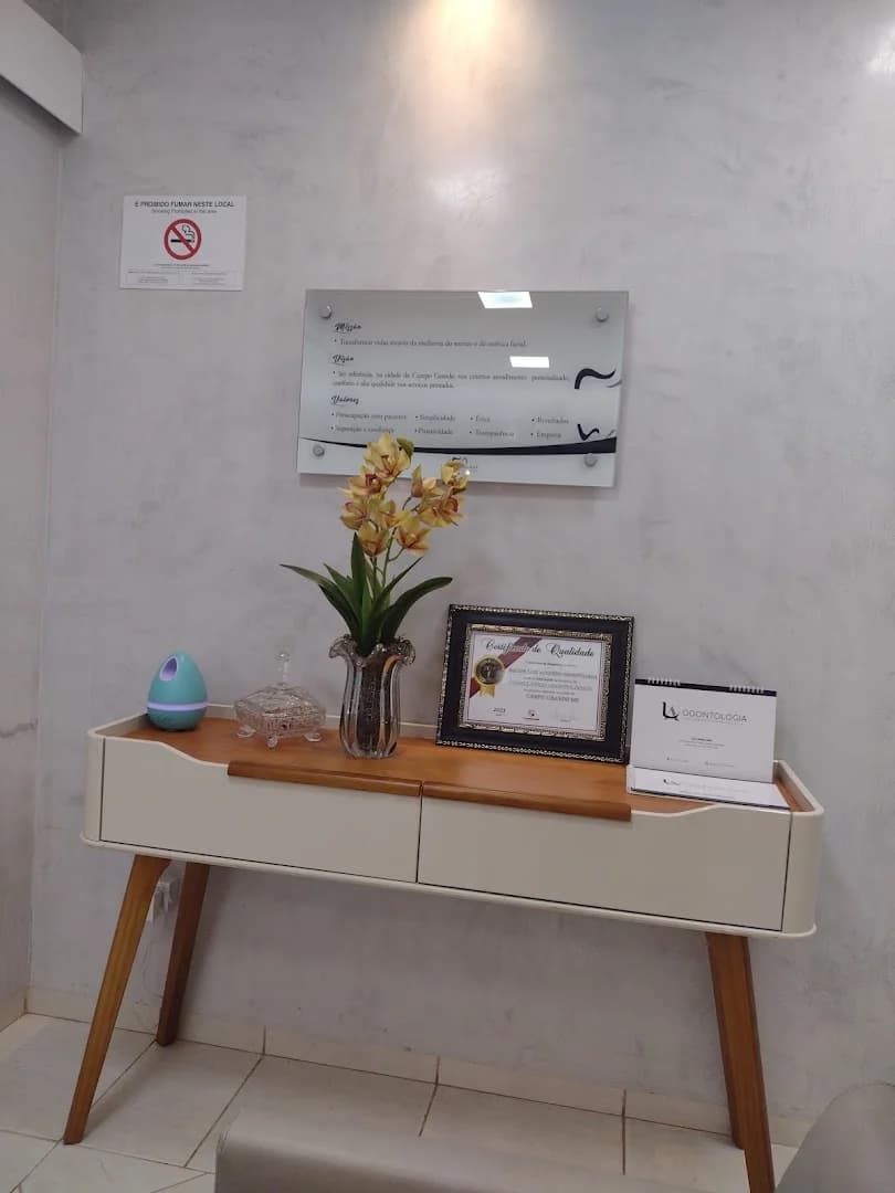 LA Odontologia e Implantodontia - Campo Grande, Implantes Dentários, Lentes Dentais, Invisalign, Urgência Dentista
