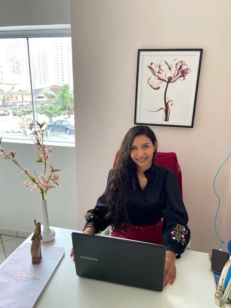 Dentista em Cuiabá - Dra. Maria Elisa Rosa