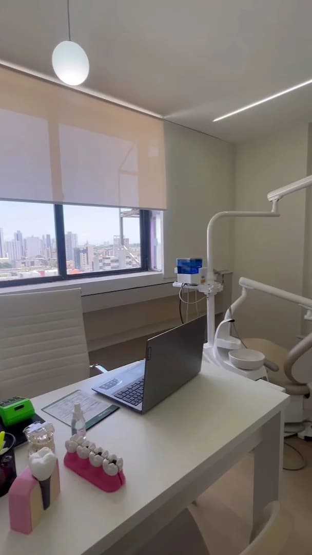 Dentista 24 horas em João Pessoa - Dra.Lanna Lídia – foto 2