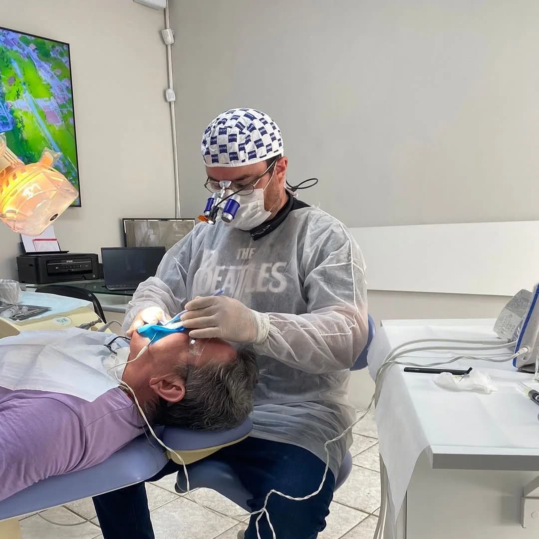 Dentista 24h . Dr. Paulo Sérgio Endodontista – foto 1