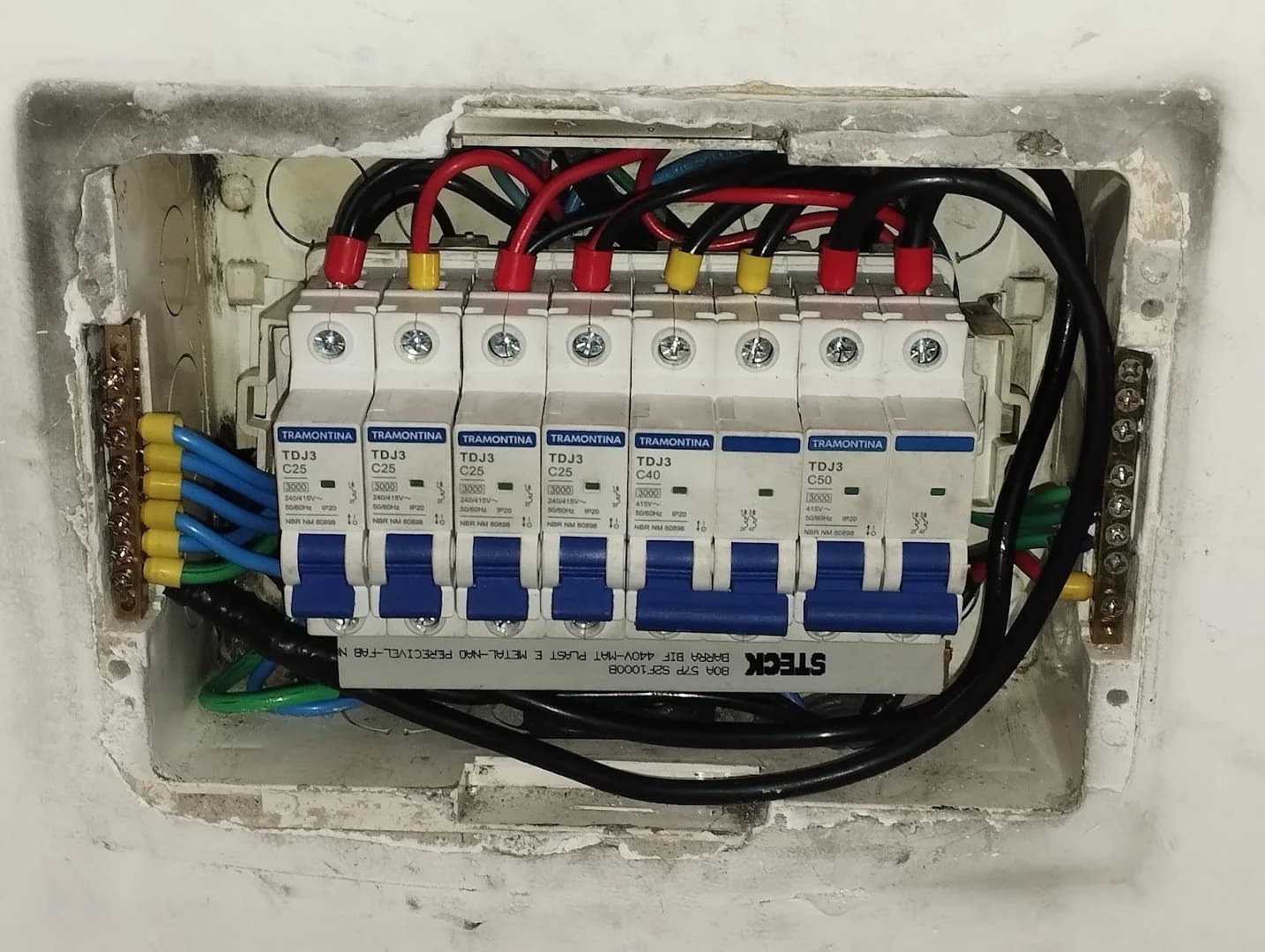 THG Elétrica - Eletricista Residencial e Predial – foto 3