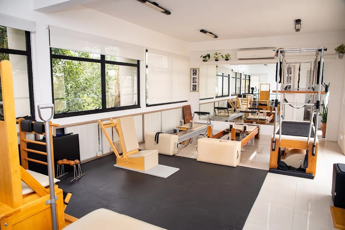 Estúdio de Pilates Fernanda Wagner | Reeducação Postural Global (RPG) | Fisioterapia | Ginástica Holística | Massagens – foto 3