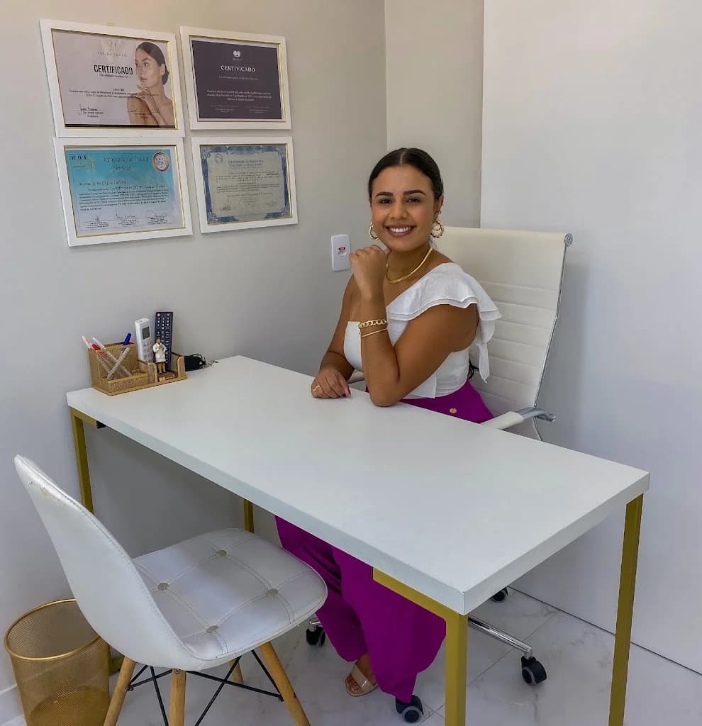 Dra. Camila Falcao - Harmonização Facial – foto 2