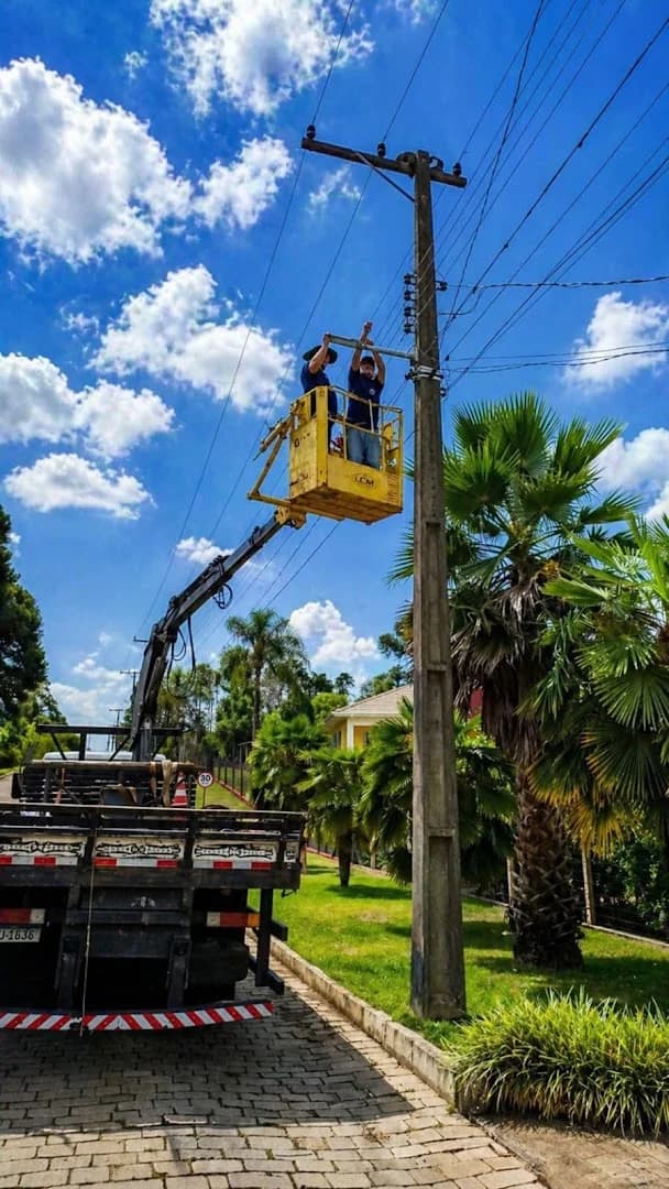 Postes Mendes – Instalações Elétricas e Iluminação em Caxias do Sul – foto 2