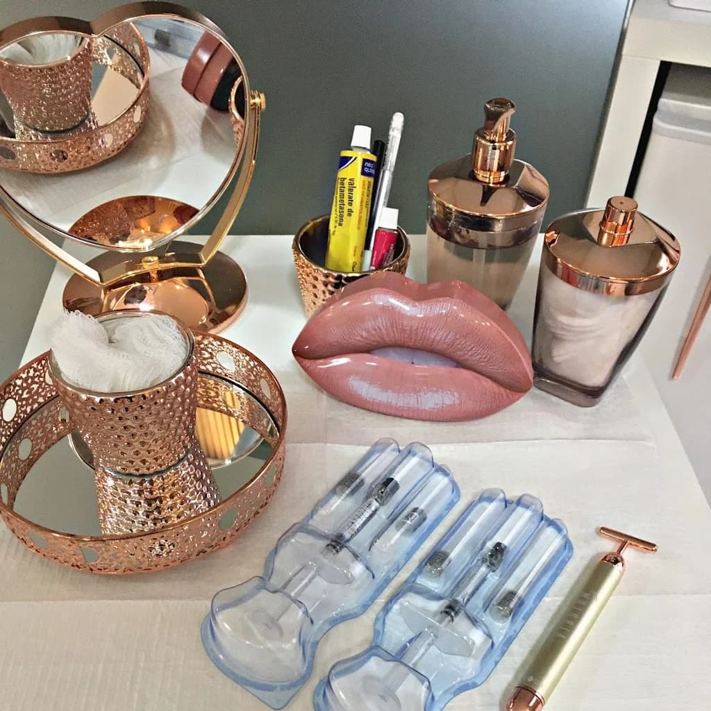 Dra. Michele Yamaguchi - Especialista em Harmonização Facial