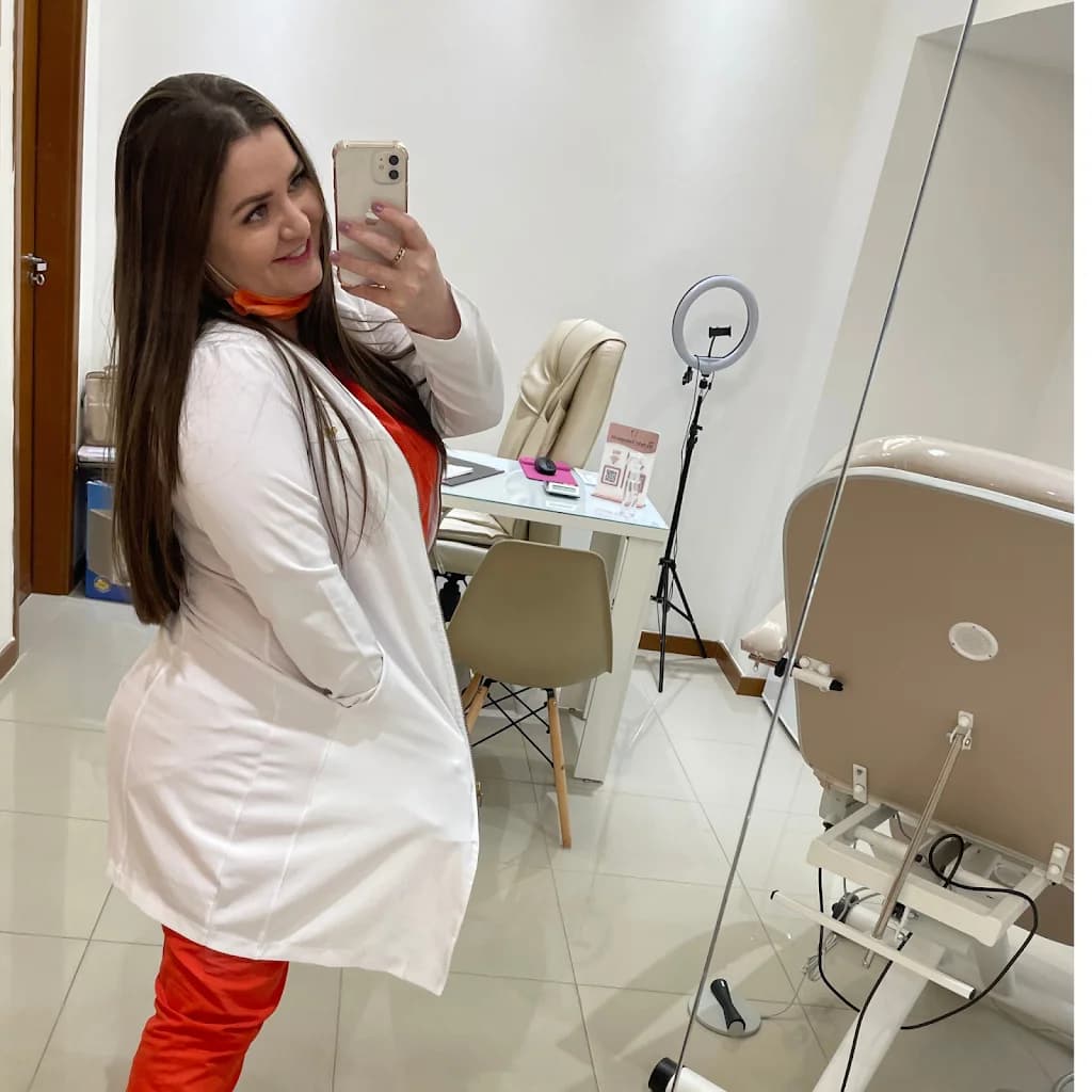Dra. Michele Yamaguchi - Especialista em Harmonização Facial – foto 3