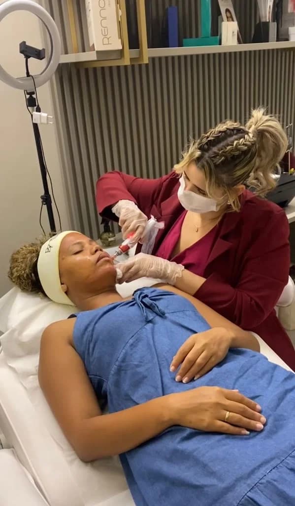 Dra Barbara Teixeira - Dermatofuncional | Preenchimento Labial | Botox | Harmonização Facial – foto 2