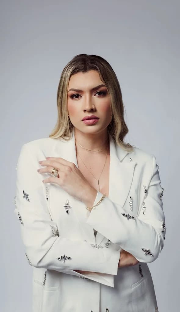 Dra. Letícia Loureiro | Botox | Harmonização facial | Preenchimento labial | Cariacica ES – foto 1