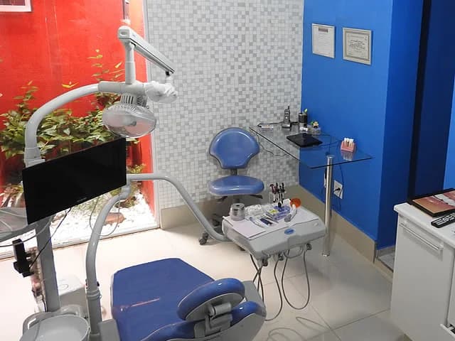 Sorria Ribeirão Clinica Odontológica. Equipe Odontoclim Brito&Peres Odontologia Dra Letícia Peres – foto 2