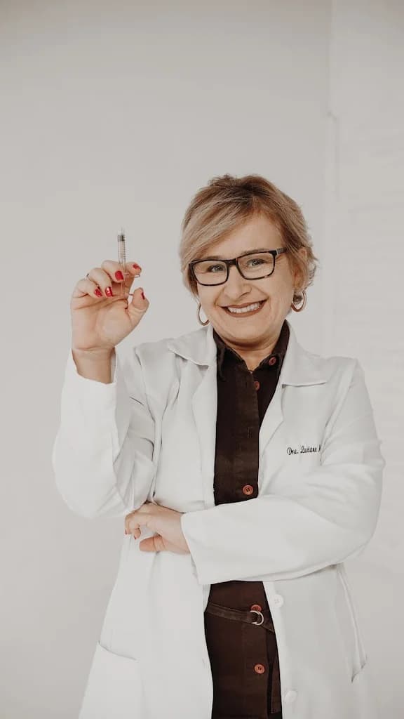 Dra. Luciane Simões | Botox, Harmonização Facial, Corporal e Mentoria de Injetáveis em SJC – foto 3