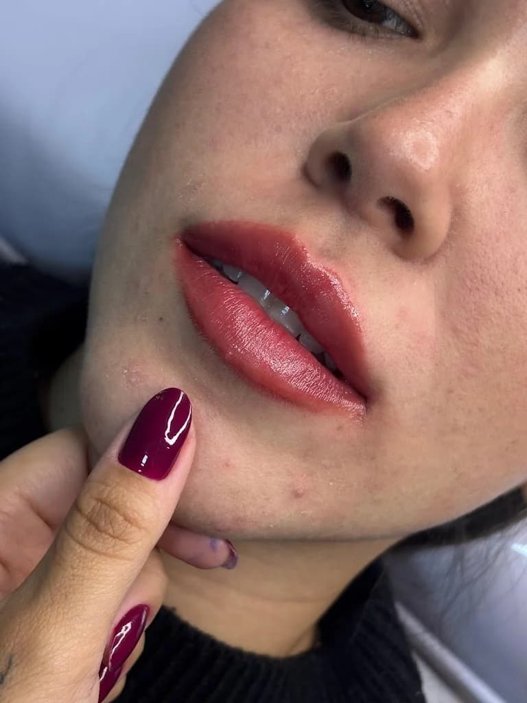 Dra. Laura Antognoli | Estética Avançada