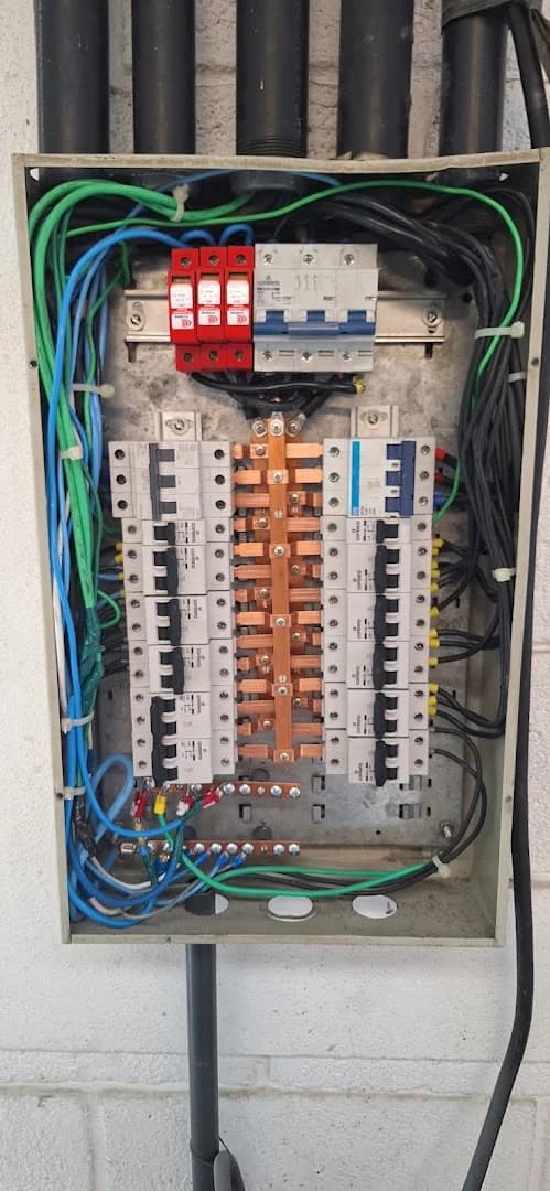 Eletricista Profissional em BH – foto 1