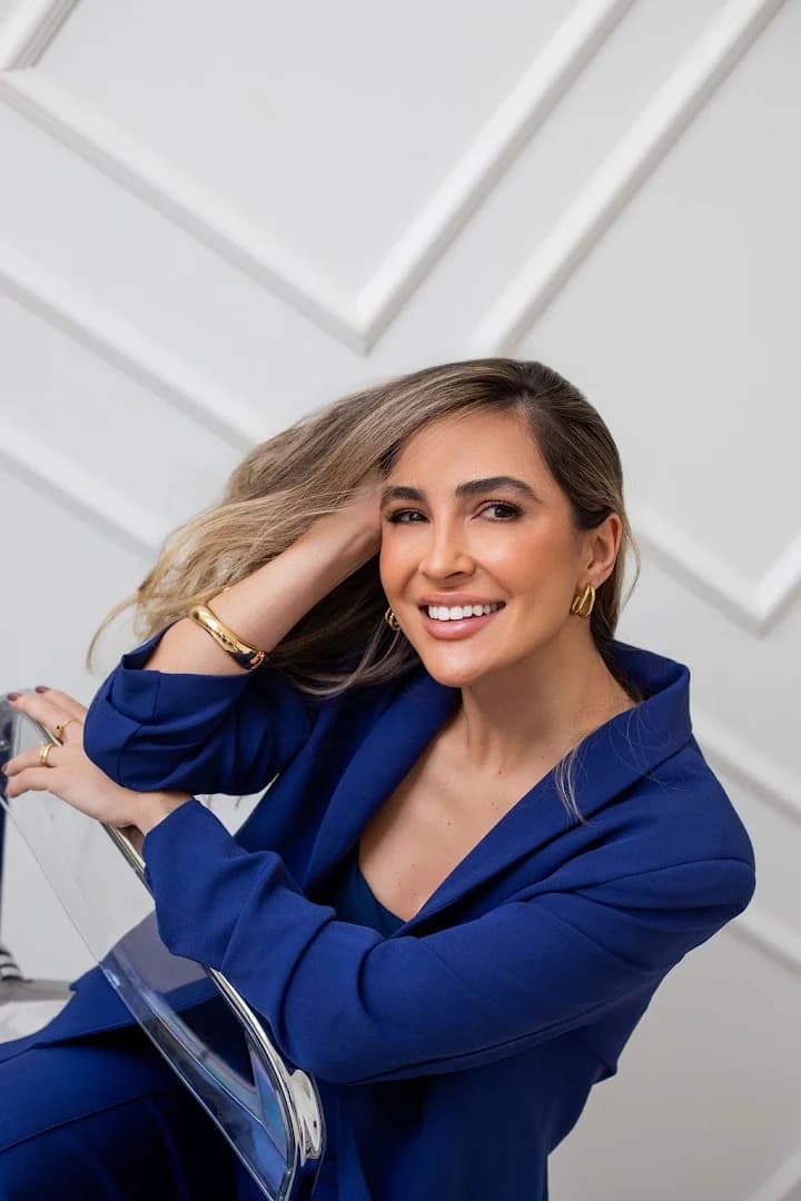 Odontologia em Colombo - Dra. Celiane Alves | Prótese Dentária | Restaurações | Cirurgias: Implante Periodontia | Urgência – foto 1