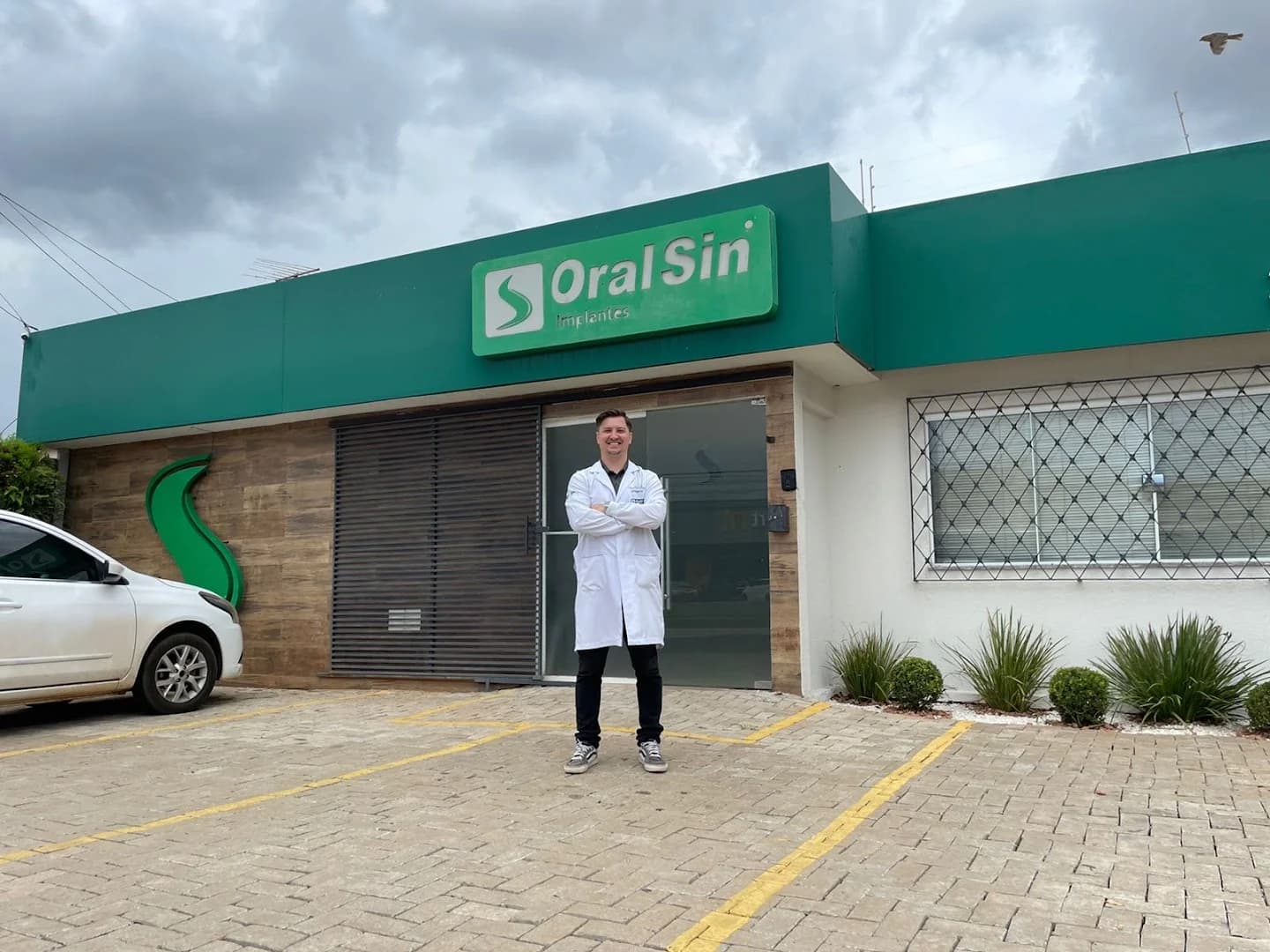 ORAL SIN IMPLANTES DENTÁRIOS | DENTISTA EM CAMPO GRANDE | VILA ALBA – foto 1