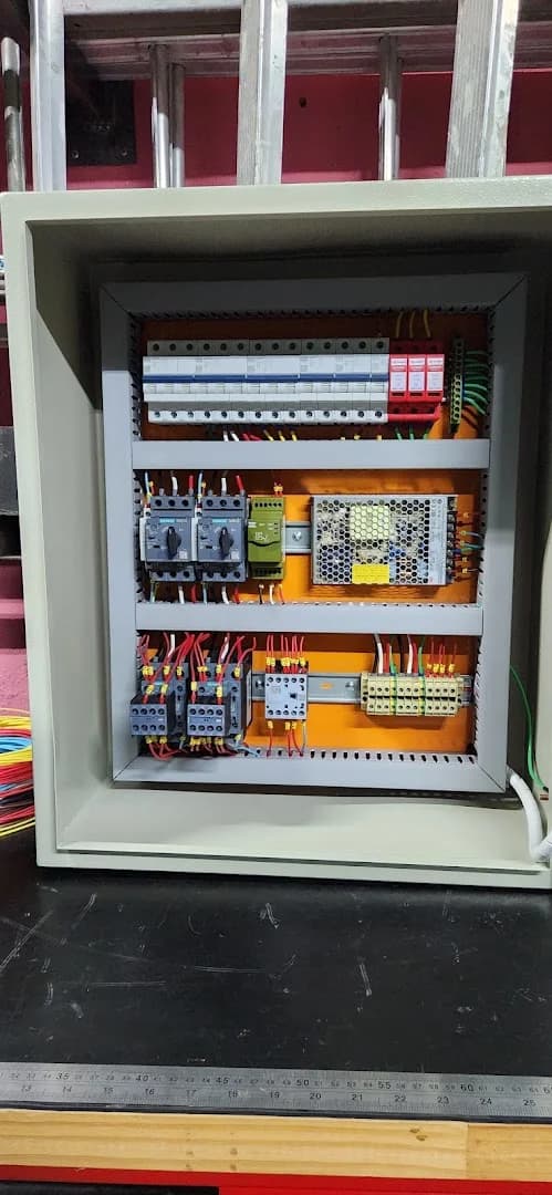 Eletricista em Guarulhos | Serviços Elétricos DM | Douglas – foto 1