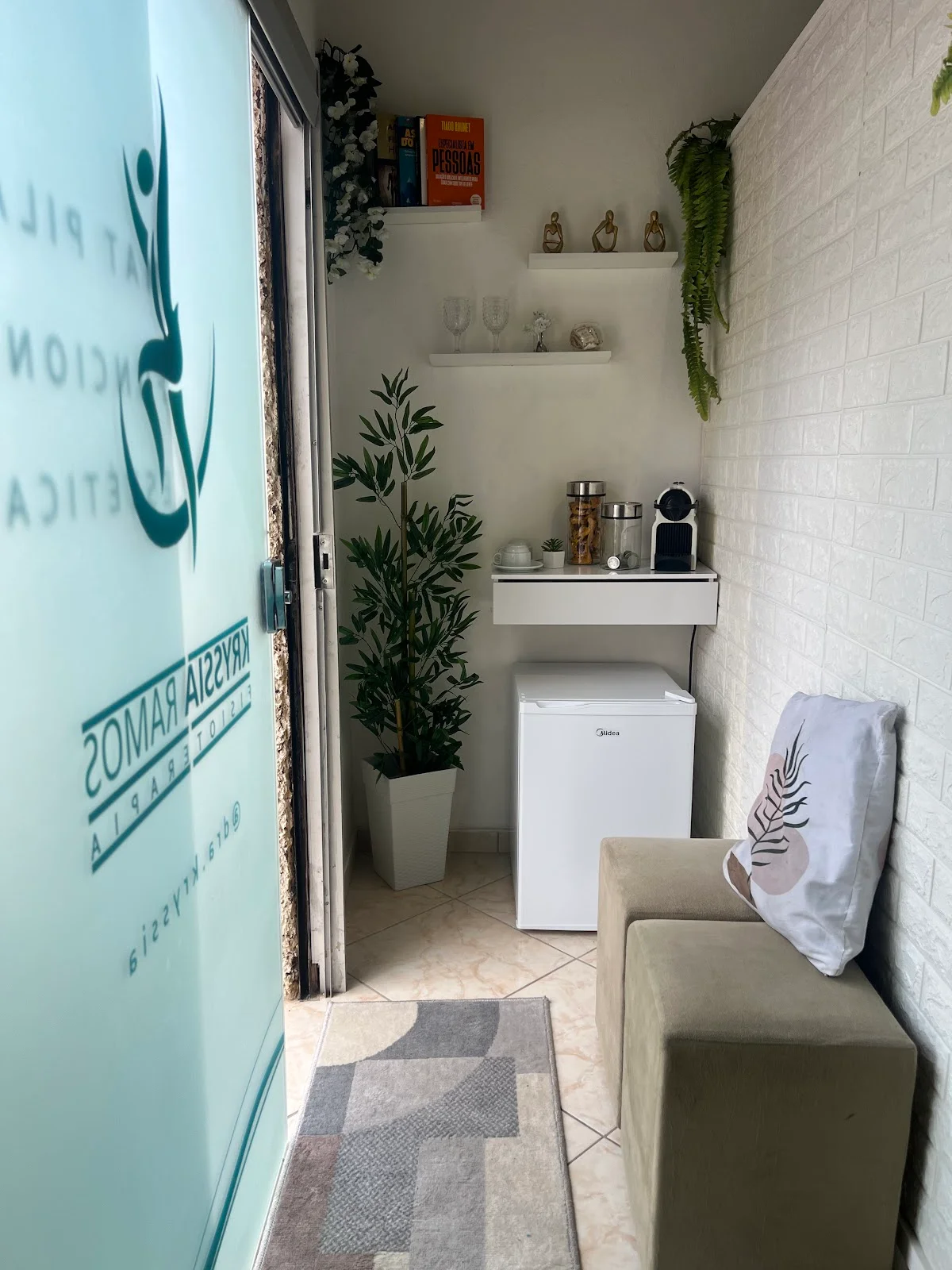 Clínica de Fisioterapia, Pilates, Quiropraxia - Kryssia Ramos