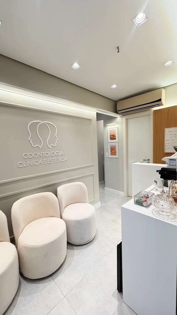 Dra Jéssica Soares | Consulta | Bruxismo | Facetas | Clareamento | Restauração | Revisão | Periodontia DENTISTA PORTO ALEGRE