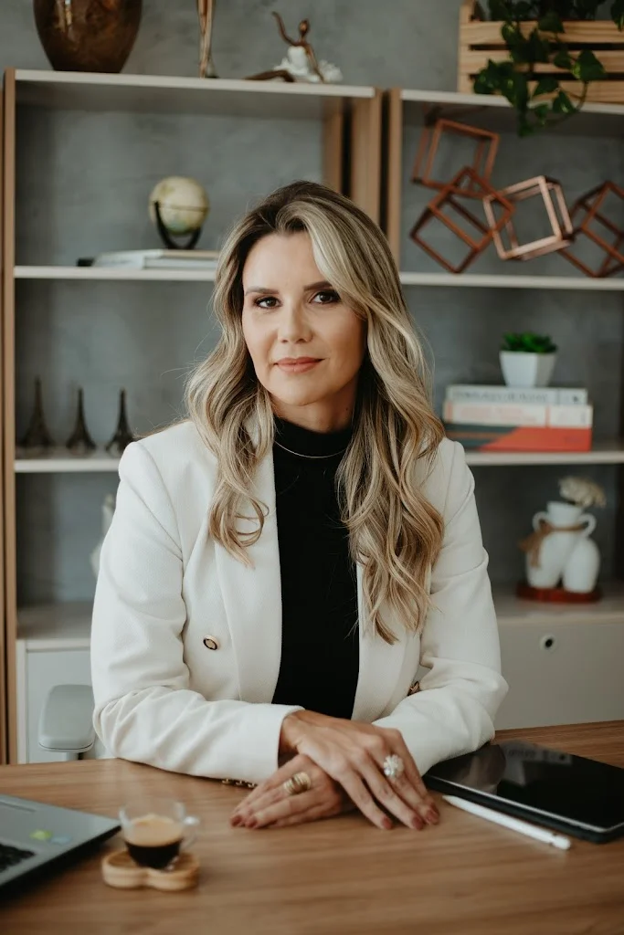 Dra Flávia Duarte - Harmonização Facial