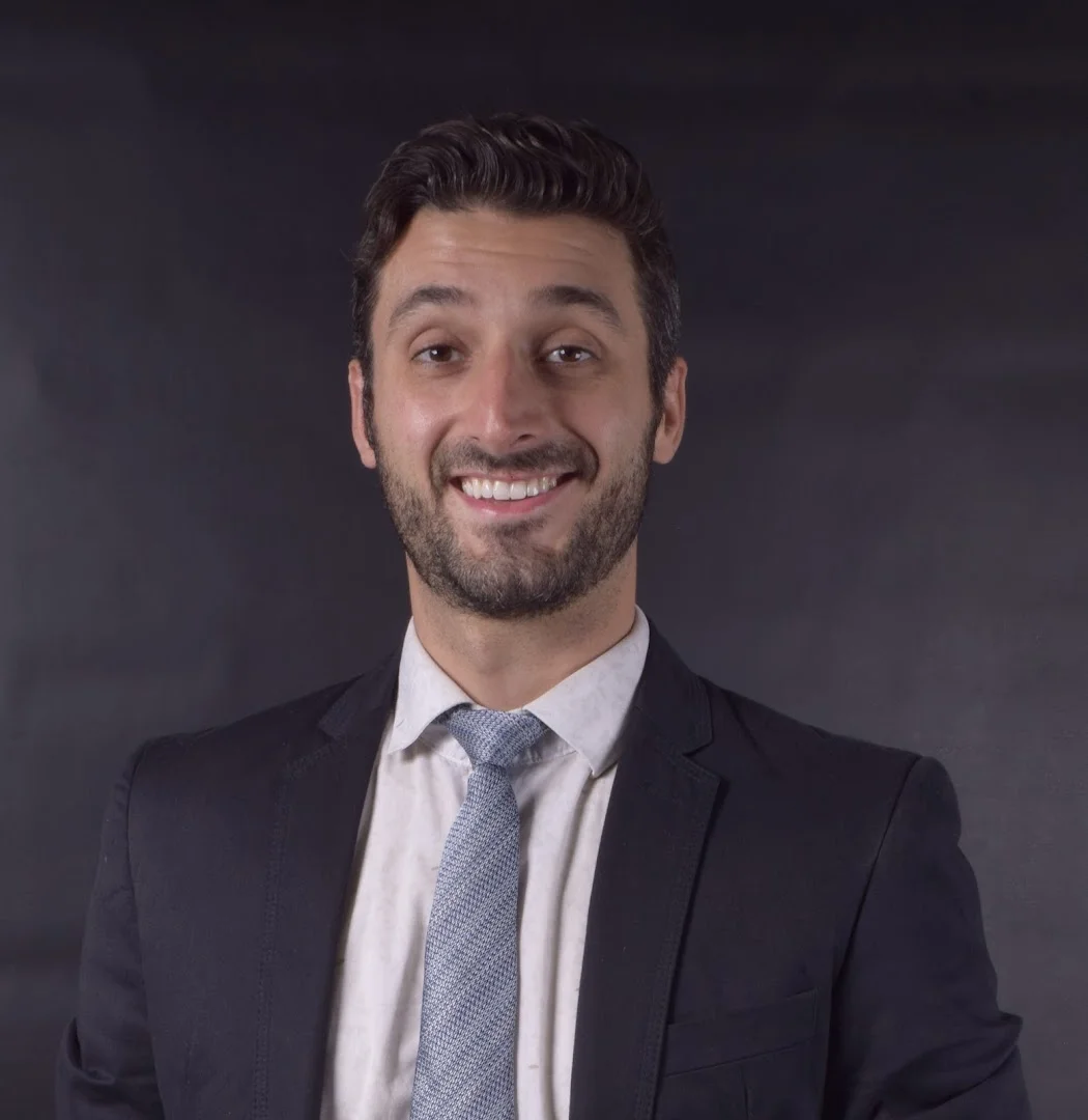 Dr. Leonardo Blanco - Implante e estética Dental
