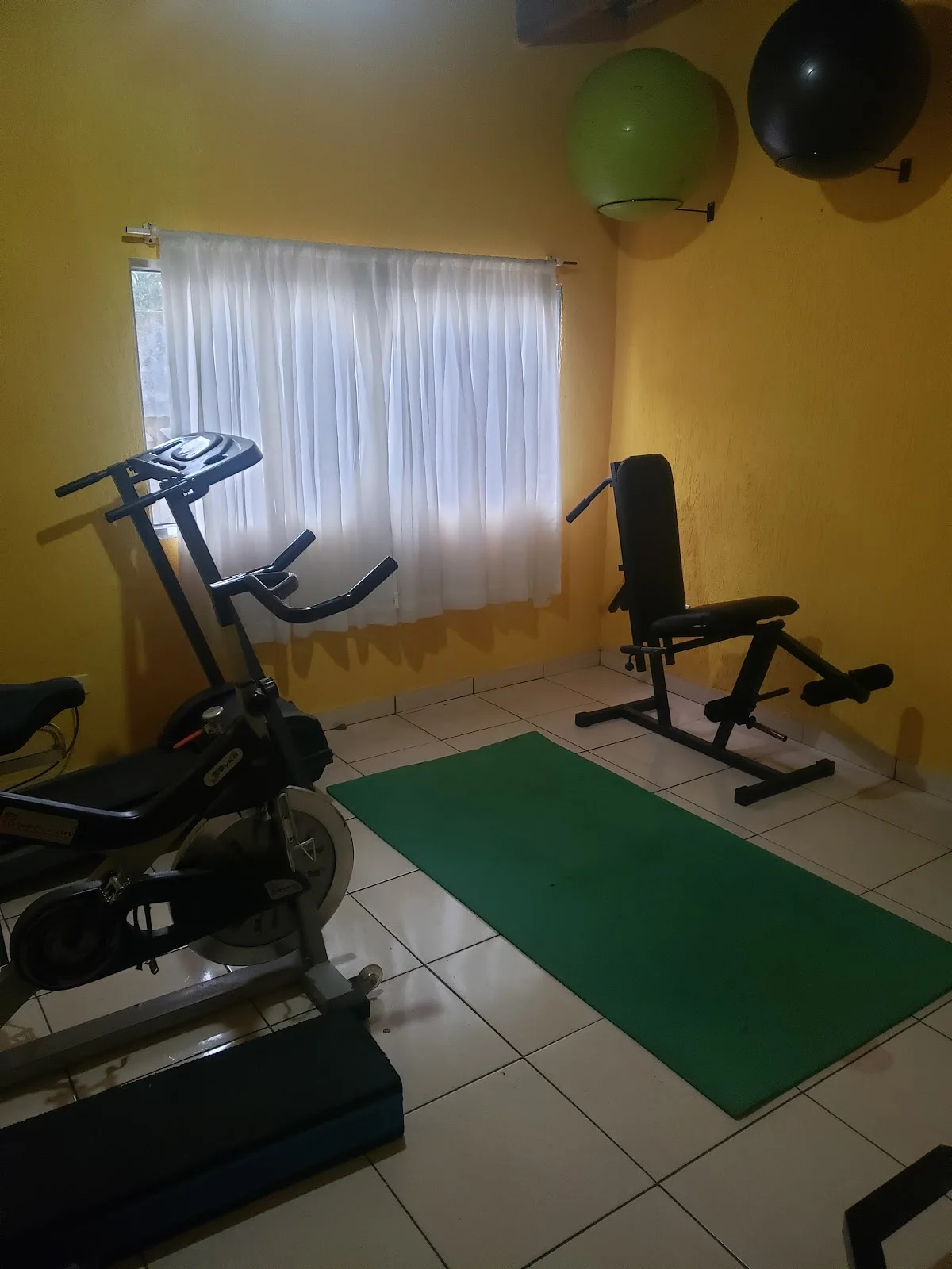 Studio Garagem Fitness