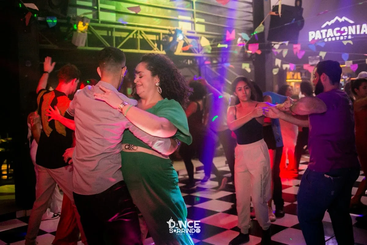 BARRACÃO CENTRO DE EVENTOS - ESCOLA DE DANÇA
