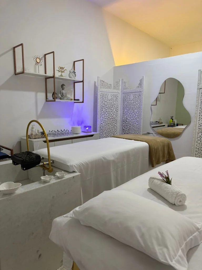 Andréa Bezerra - Head SPA e Massoterapia Clínica