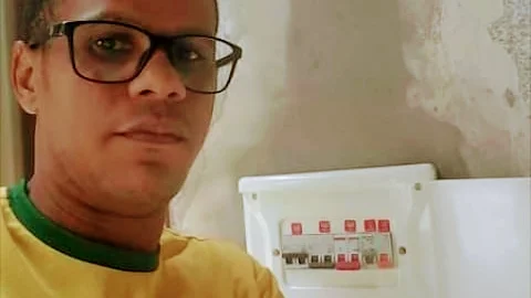 Robson. Servicos eletrico residencial, instalacoes e manutecao proficional com certificado senai