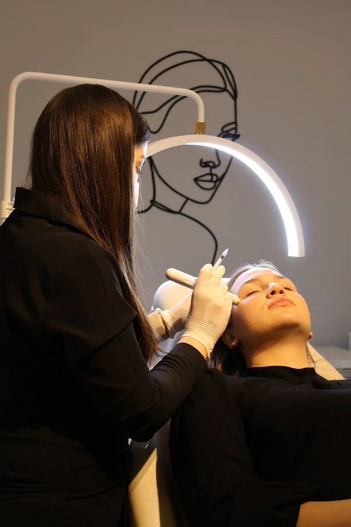 Amanda Specian Harmonização Facial e Injetáveis