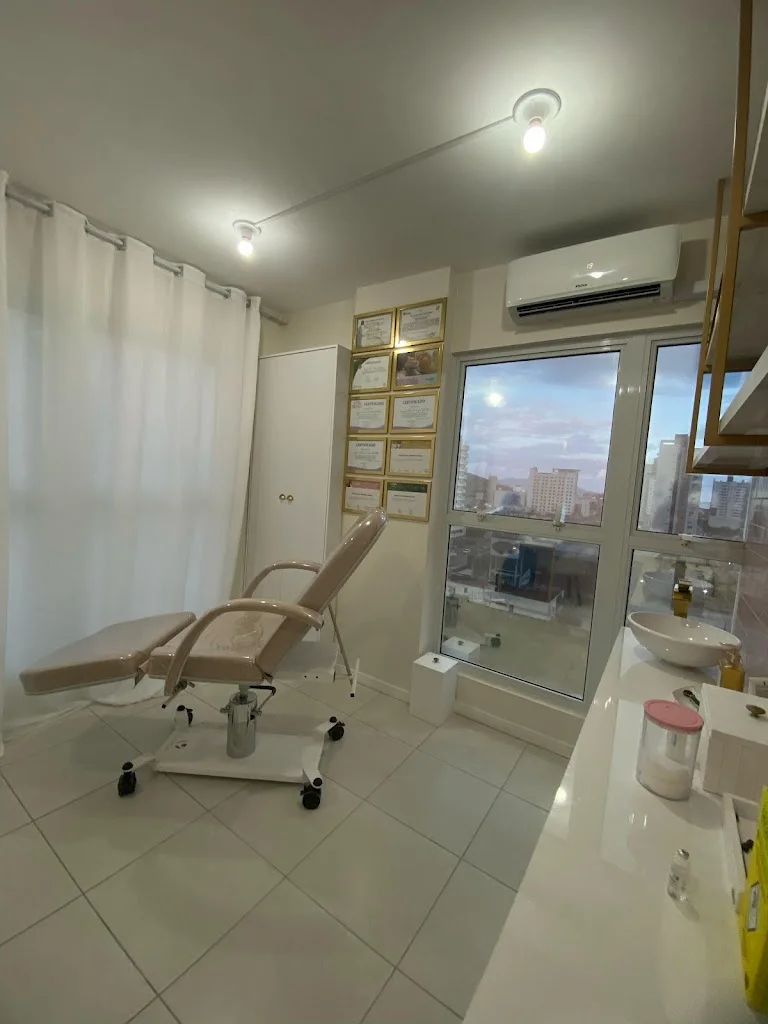 Dra Jessica Schuldz - Harmonização Facial