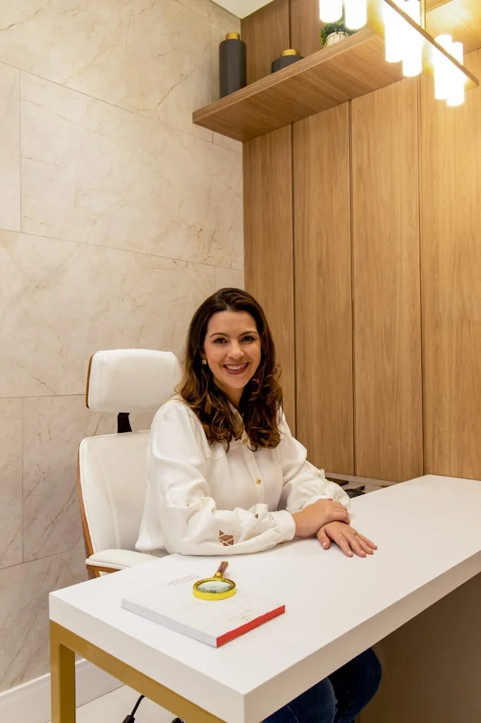 Dra Thaiane Huttner | Dermatologia e Medicina Capilar em Alagoinhas BA | Estética Avançada