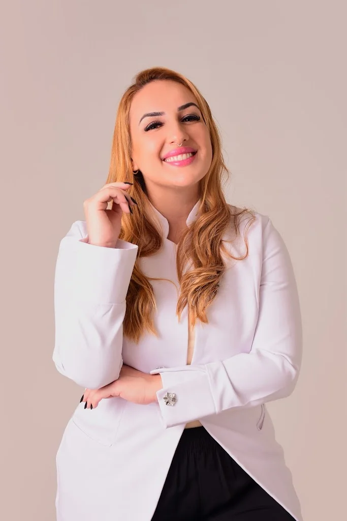 Caroline Schmidt - Clinica de Harmonização Facial