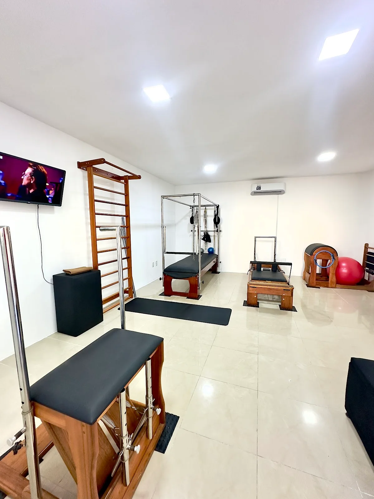 A. Number 1: Fisioterapia - Pilates