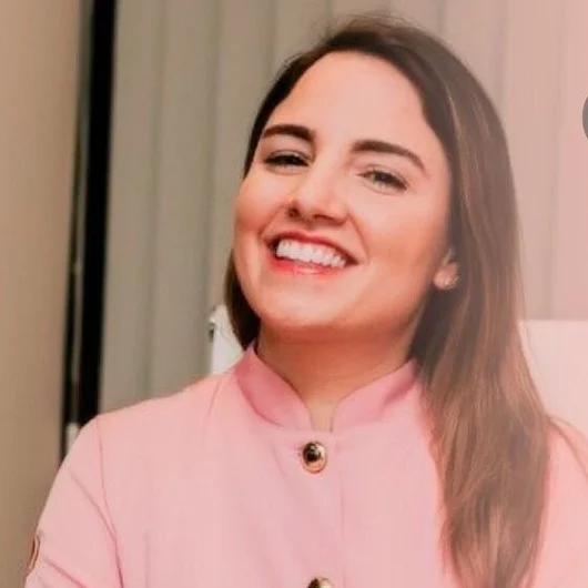 Rafaella Bastos Leite - Dentista