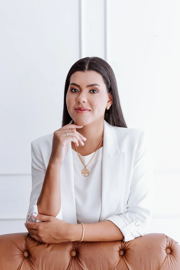 Dra Larissa Rodrigues Estética Avançada e Harmonização Facial