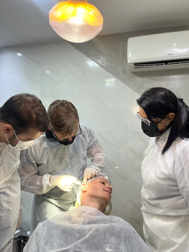 Instituto Harmane - Cursos de Harmonização Facial, Otomodelação e Lipo de Papada 4D