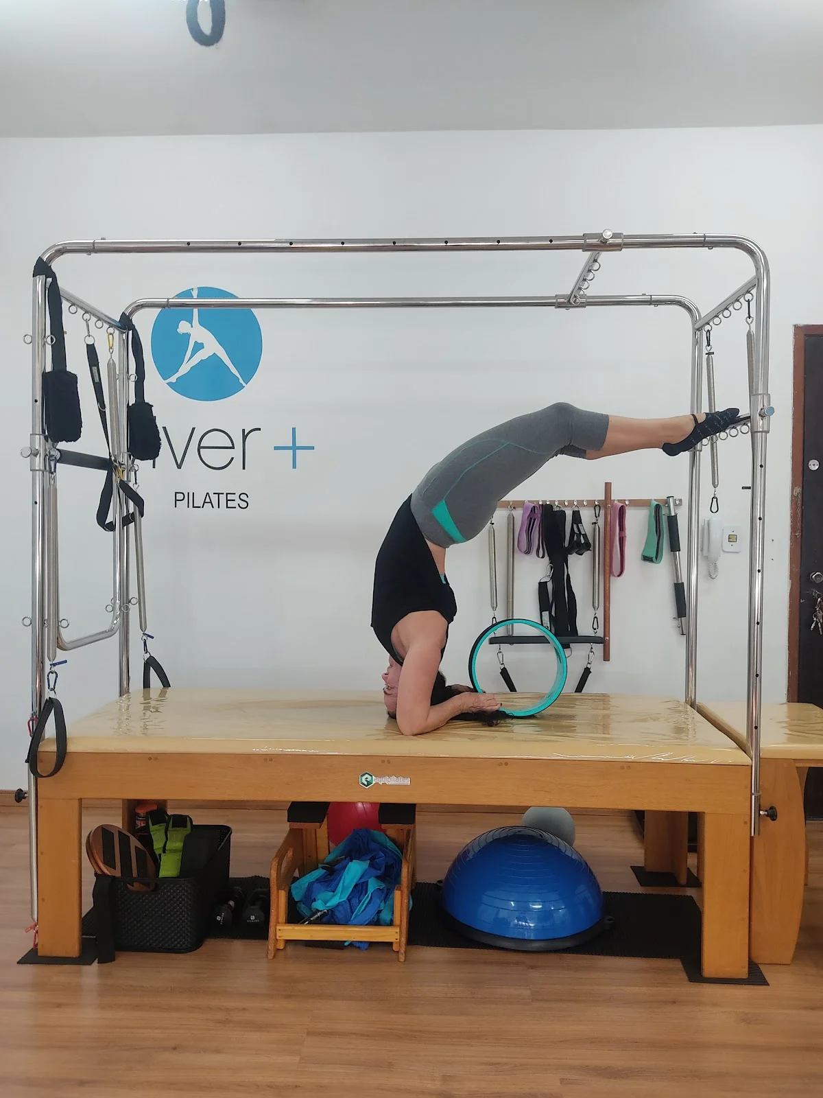 STUDIO VIVER + PILATES