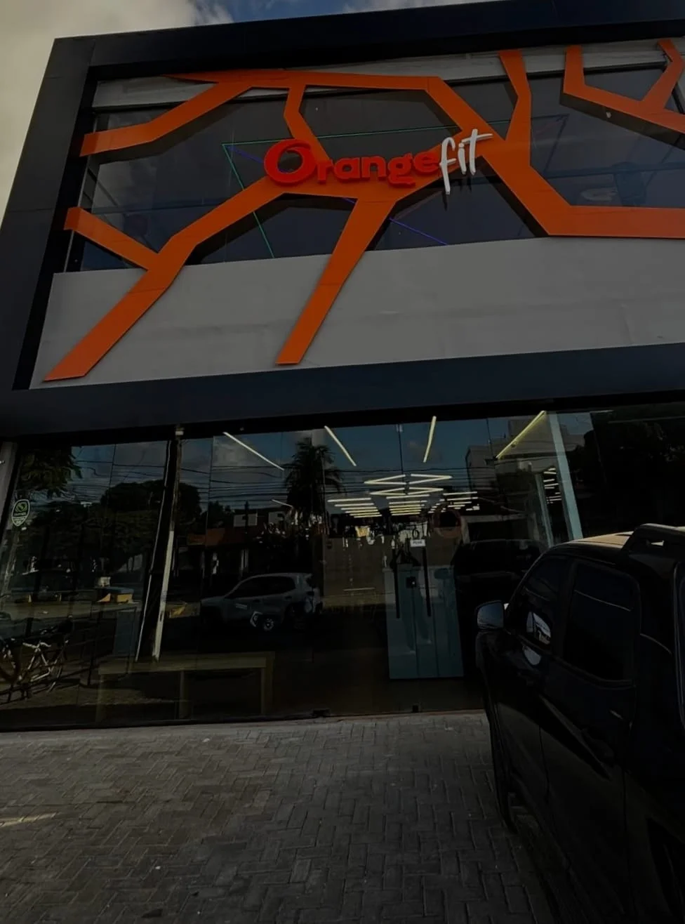 Orange Fit Academia
