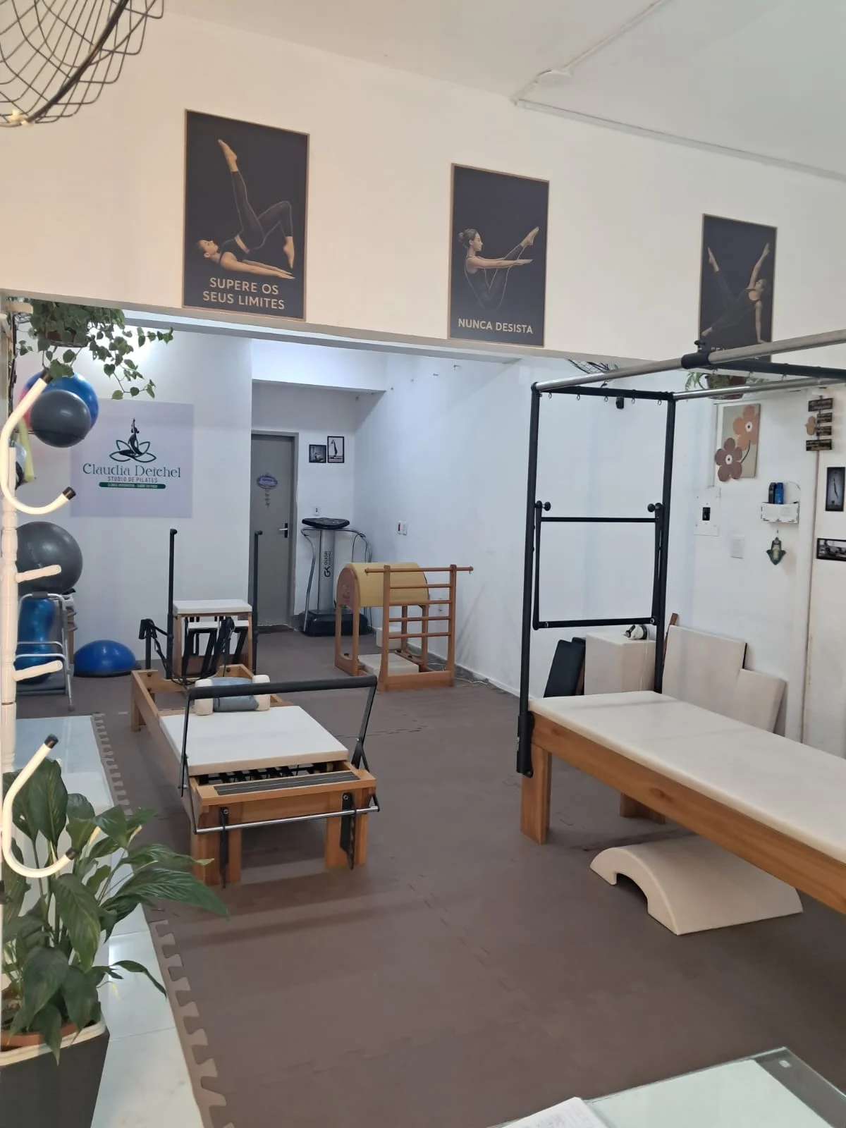 ESTUDIO DE PILATES CLAUDIA DEICHEL